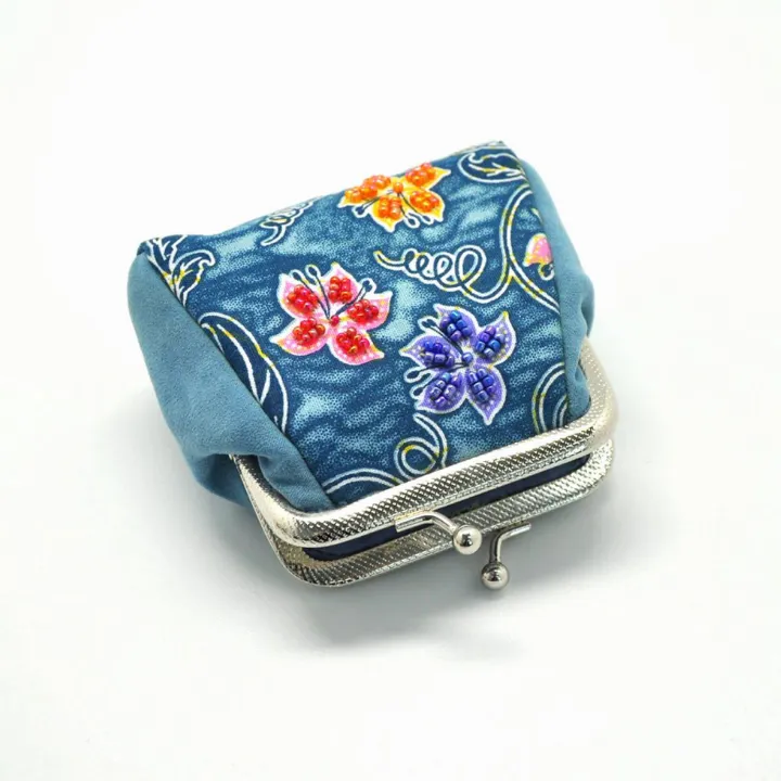 Batik Coin Purse Blue Floral, blue floral clasp purse — detail 2