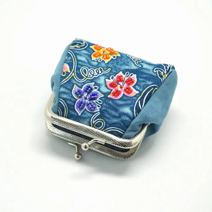 Batik Coin Purse Blue Floral, blue floral clasp purse — detail 3