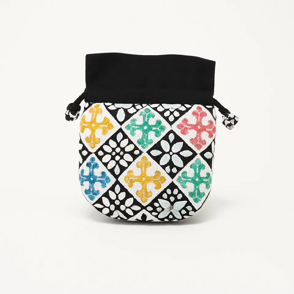 Batik Mosaic Drawstring Pouch – Black & White, black & white