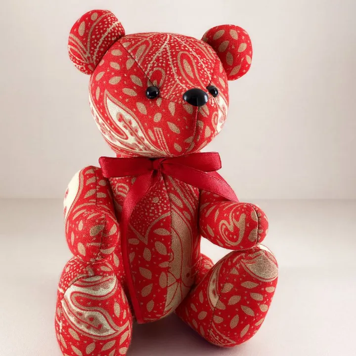 Batik Ruby Teddy, red batik teddy bear — detail 2
